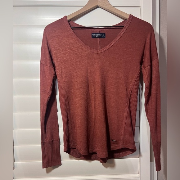 Abercrombie & Fitch Sweaters - Womens Abercrombie & Fitch Soft AF Cozy Red Ribbed Knit V-Neck Sweater Size XS